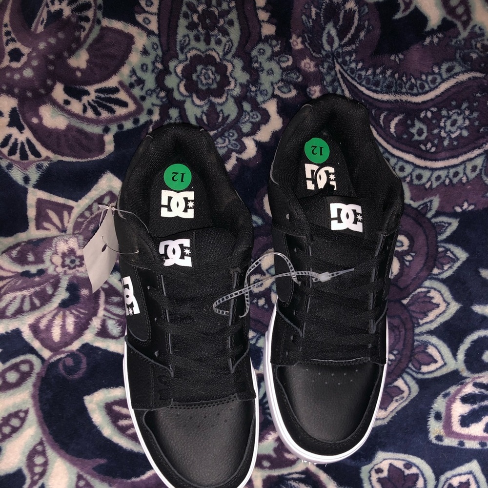 DC shoes. Men’s Size 12 black brand new with tags